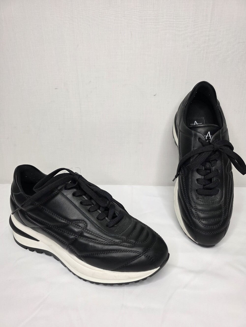 Aquatalia Black Quilted Leather Low Top Platform Sneakers Size 10